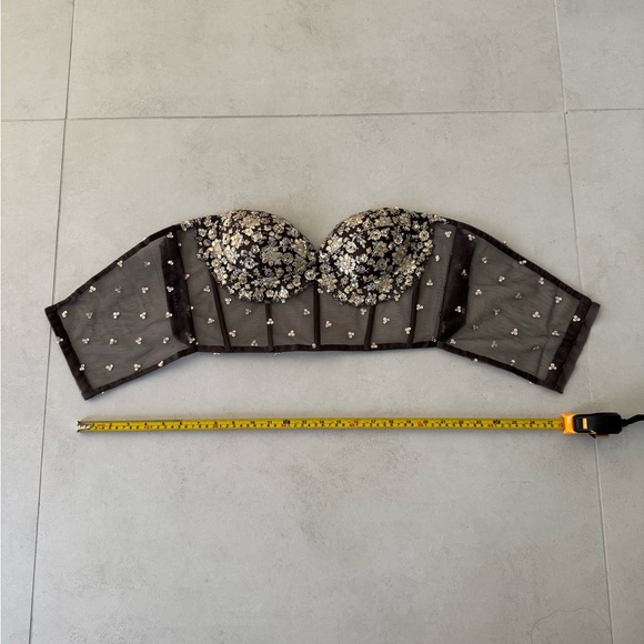 Lashkaraa Dark Grey Embellished Corset Style Lehenga - Picture 4 of 8